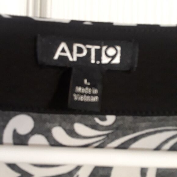 Apt 9 short sleeve top Size large - Picture 2 of 5
